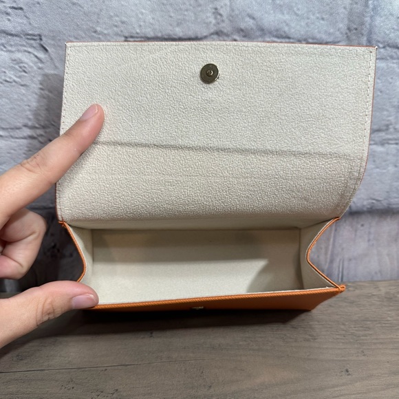 Tory Burch glasses hard and soft case - Picture 4 of 5